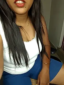Snapshot of Tamilmoon006 chatting on July 1, 2:50 pm Tamilmoon006 online show from July 1, 2:50 pm