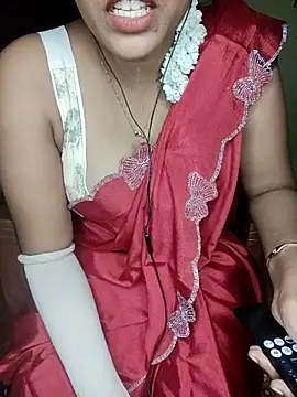 Snapshot of Tamilmoon006 chatting on May 28, 2:56 pm Tamilmoon006 online show from May 28, 2:56 pm