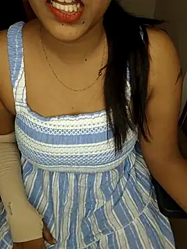 Snapshot of Tamilmoon006 chatting on June 11, 6:10 am Tamilmoon006 online show from June 11, 6:10 am
