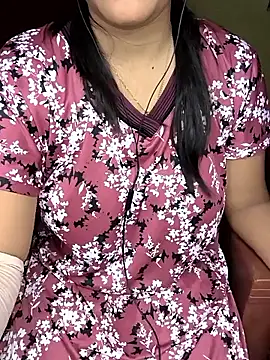 Snapshot of Tamilmoon006 chatting on May 8, 7:34 am Tamilmoon006 online show from May 8, 7:34 am