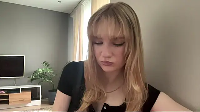 Snapshot of PlasaRima chatting on June 18, 11:43 pm PlasaRima online show from June 18, 11:43 pm