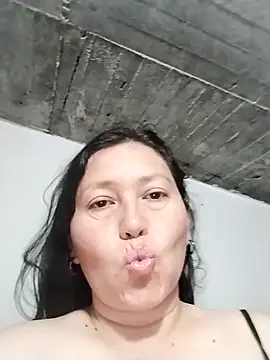 Snapshot of Dayis_2 chatting on June 5, 10:04 pm Dayis 2 online show from June 5, 10:04 pm