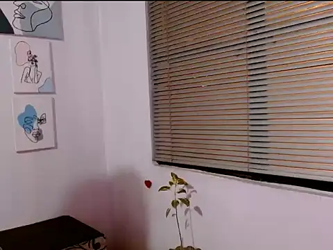 alisonnturbay online show from April 21, 2:47 am
