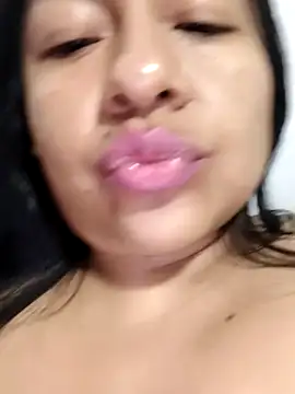 Snapshot of alisonnturbay chatting on July 14, 2:05 am alisonnturbay online show from July 14, 2:05 am