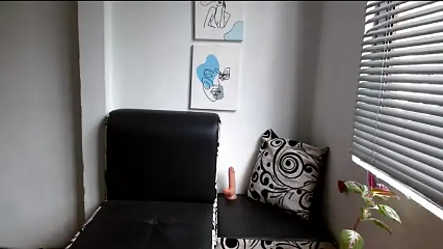 alisonnturbay online show from May 14, 2:36 pm