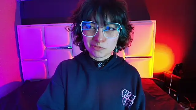 BadEmyXO online show from July 7, 3:53 am