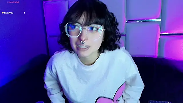 BadEmyXO online show from June 2, 3:50 am