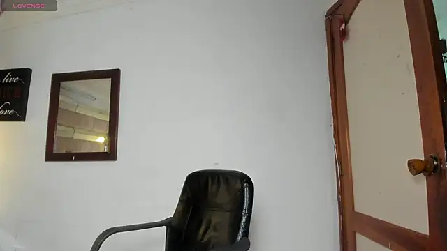 SarahQ65 online show from April 14, 1:38 pm