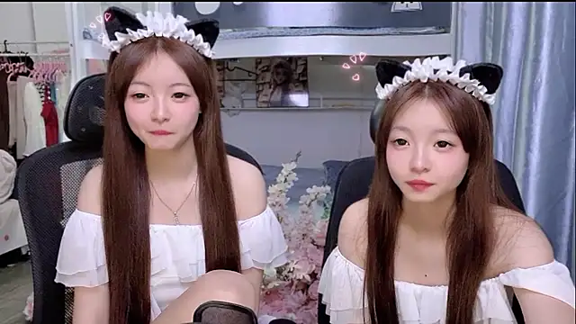 xiaoqiao-daqiao online show from May 16, 8:19 pm