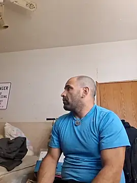 Snapshot of fitguy4u chatting on May 20, 7:44 pm fitguy4u online show from May 20, 7:44 pm