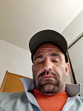 Snapshot of fitguy4u chatting on May 24, 6:46 am fitguy4u online show from May 24, 6:46 am