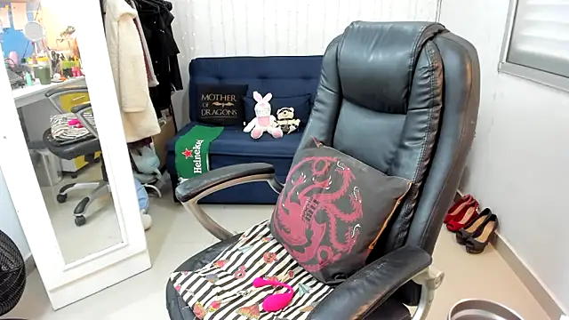 Snapshot of amaracamgirl chatting on March 6, 2:29 pm amaracamgirl online show from March 6, 2:29 pm