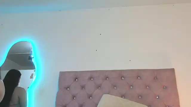laurenlaine online show from July 14, 8:48 pm