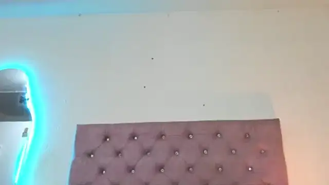 laurenlaine online show from June 14, 3:24 pm