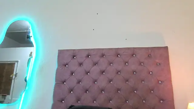 laurenlaine online show from May 21, 4:04 pm