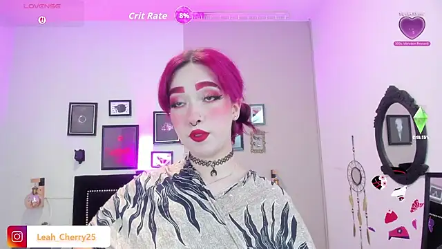 Snapshot of Leah_cherry chatting on June 23, 9:57 pm Leah cherry online show from June 23, 9:57 pm