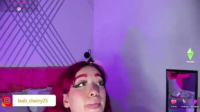 Snapshot of Leah_cherry chatting on June 12, 10:40 pm Leah cherry online show from June 12, 10:40 pm