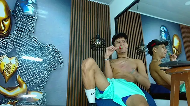 Snapshot of Skinny_cute_Alyer chatting on April 29, 2:05 am Skinny cute Alyer online show from April 29, 2:05 am