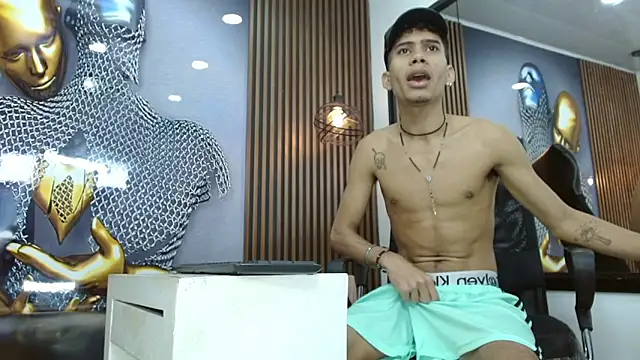 Snapshot of Skinny_cute_Alyer chatting on April 18, 2:14 am Skinny cute Alyer online show from April 18, 2:14 am