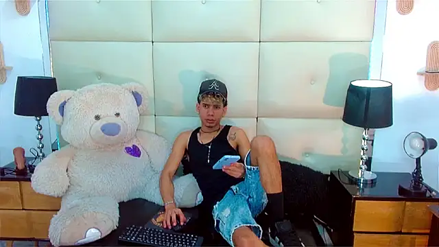 Skinny cute Alyer online show from July 2, 2:34 am