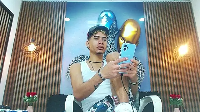 Skinny cute Alyer online show from June 6, 2:17 am