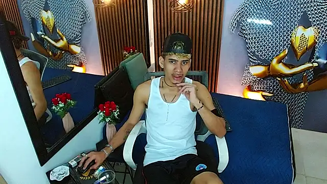 Snapshot of Skinny_cute_Alyer chatting on May 26, 2:09 am Skinny cute Alyer online show from May 26, 2:09 am