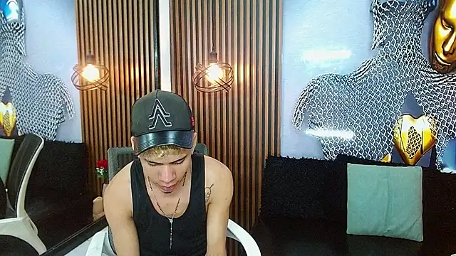 Skinny cute Alyer online show from June 5, 2:27 am