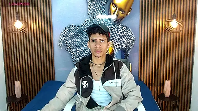 Snapshot of Skinny_cute_Alyer chatting on May 9, 2:48 am Skinny cute Alyer online show from May 9, 2:48 am