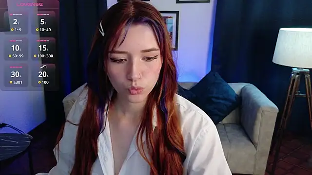 Snapshot of Emily_Cherry_ chatting on June 11, 2:36 pm Emily Cherry online show from June 11, 2:36 pm