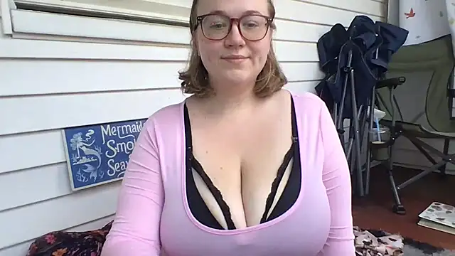 Snapshot of Kenzibb3 chatting on July 8, 4:07 pm Kenzibb3 online show from July 8, 4:07 pm
