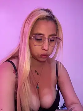 Aliss Taylor1 online show from April 28, 3:38 pm