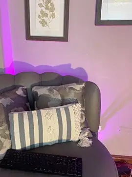 Aliss Taylor1 online show from April 28, 2:27 am