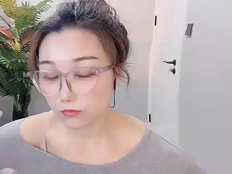 Yunxi- online show from April 20, 3:35 pm