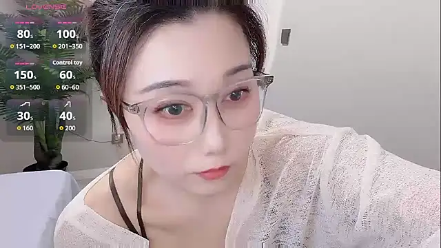 Yunxi- online show from June 9, 2:07 pm