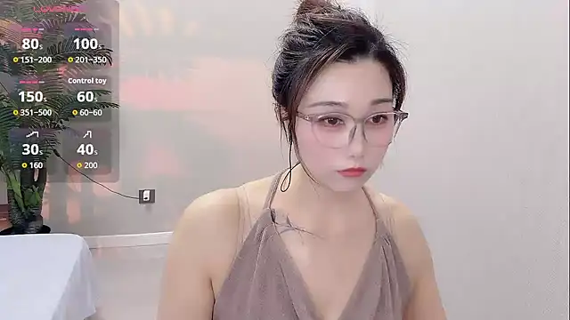 Yunxi- online show from May 28, 2:12 pm