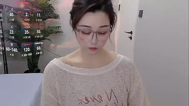 Yunxi- online show from May 18, 2:11 pm