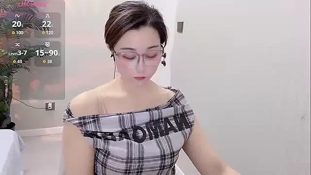 Yunxi- online show from June 11, 2:03 pm