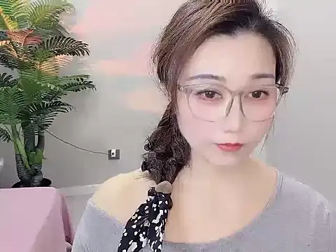 Yunxi- online show from April 26, 1:19 pm