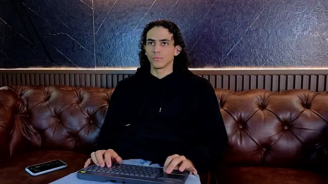 LucaAlessi online show from April 13, 2:10 pm