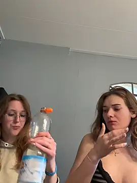 SweetNatalie699 online show from April 10, 3:41 pm