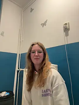 SweetNatalie699 online show from April 9, 7:20 pm