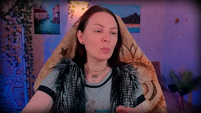 LanaRadiance online show from June 2, 1:33 pm