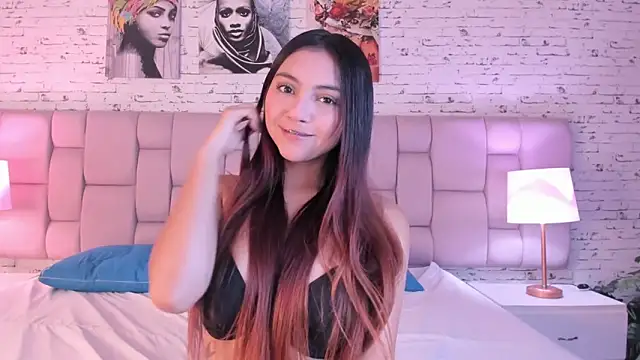 AshleeyRoberts online show from April 27, 1:20 pm