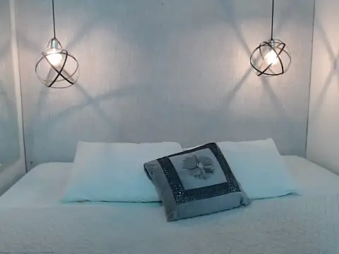 Migatica johnson12 online show from April 30, 3:13 am