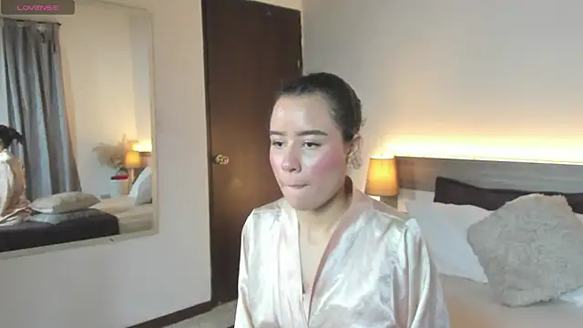 Snapshot of Migatica_johnson12 chatting on July 1, 9:20 am Migatica johnson12 online show from July 1, 9:20 am