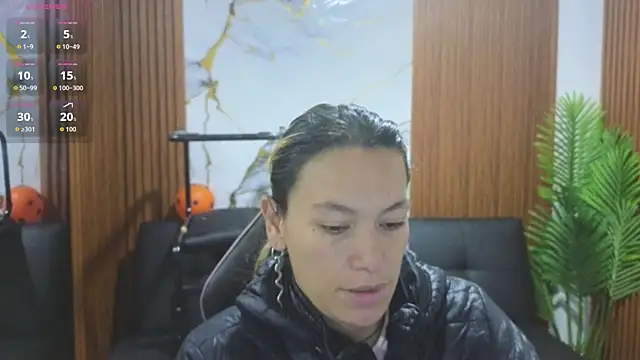 Snapshot of alonddra_tay chatting on June 27, 11:38 am alonddra tay online show from June 27, 11:38 am