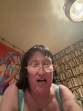 DeliciousDebbie  online show from April 18, 8:09 pm