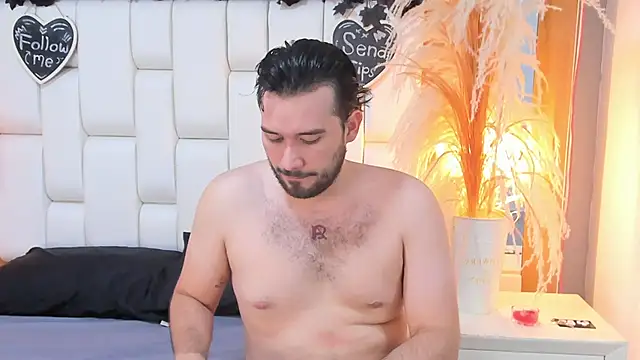 AdrianSith online show from April 10, 11:34 pm