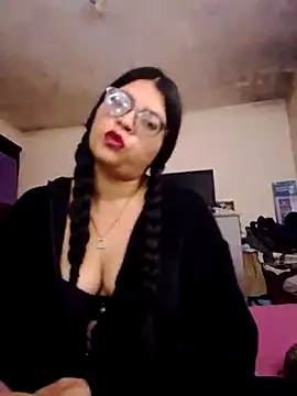 Snapshot of SOFI__10 chatting on April 26, 2:20 am SOFI 10 online show from April 26, 2:20 am