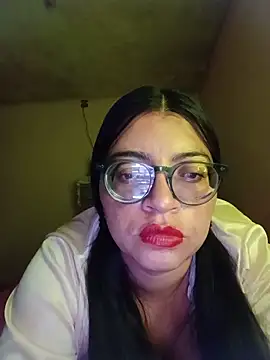 Snapshot of SOFI__10 chatting on May 11, 3:30 am SOFI 10 online show from May 11, 3:30 am
